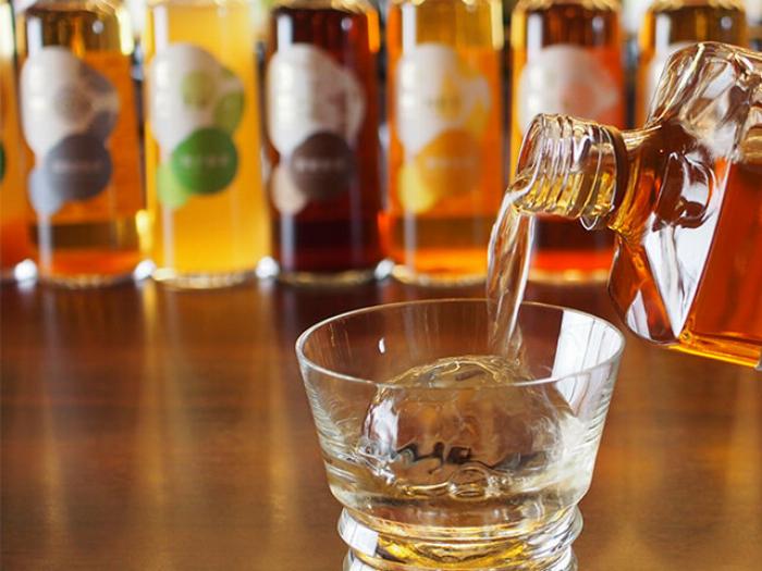 ブランデー梅酒の漬け方に必要な青梅と氷砂糖とブランデーの材料一式