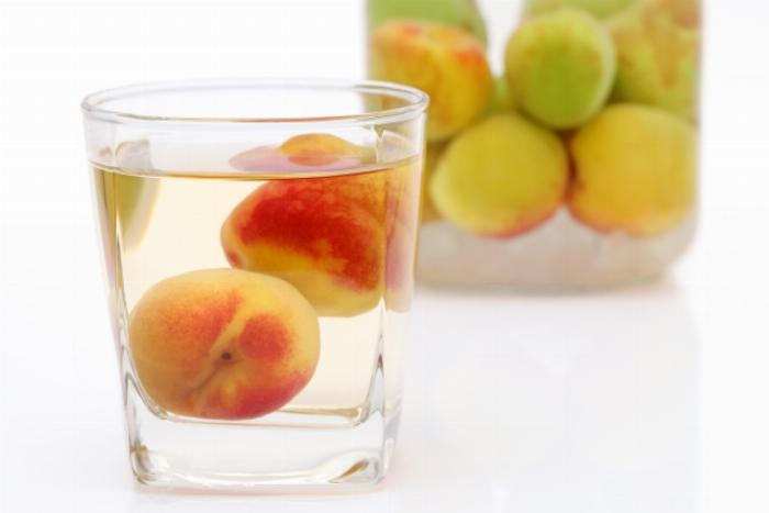 開封後の梅酒を冷蔵庫で正しく保存する方法と賞味期限を延ばすコツ